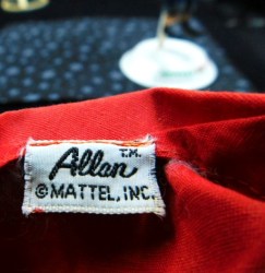allan red shirt label